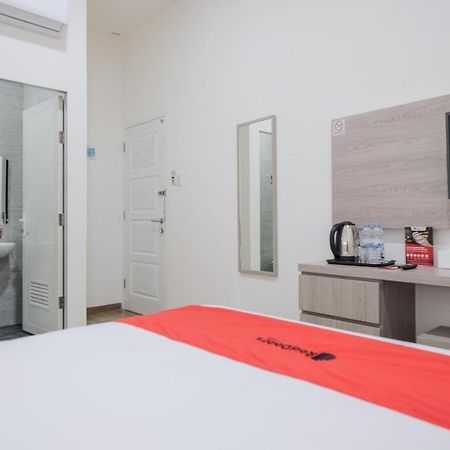 Reddoorz Plus @ Jalan Juanda Medan Exterior photo