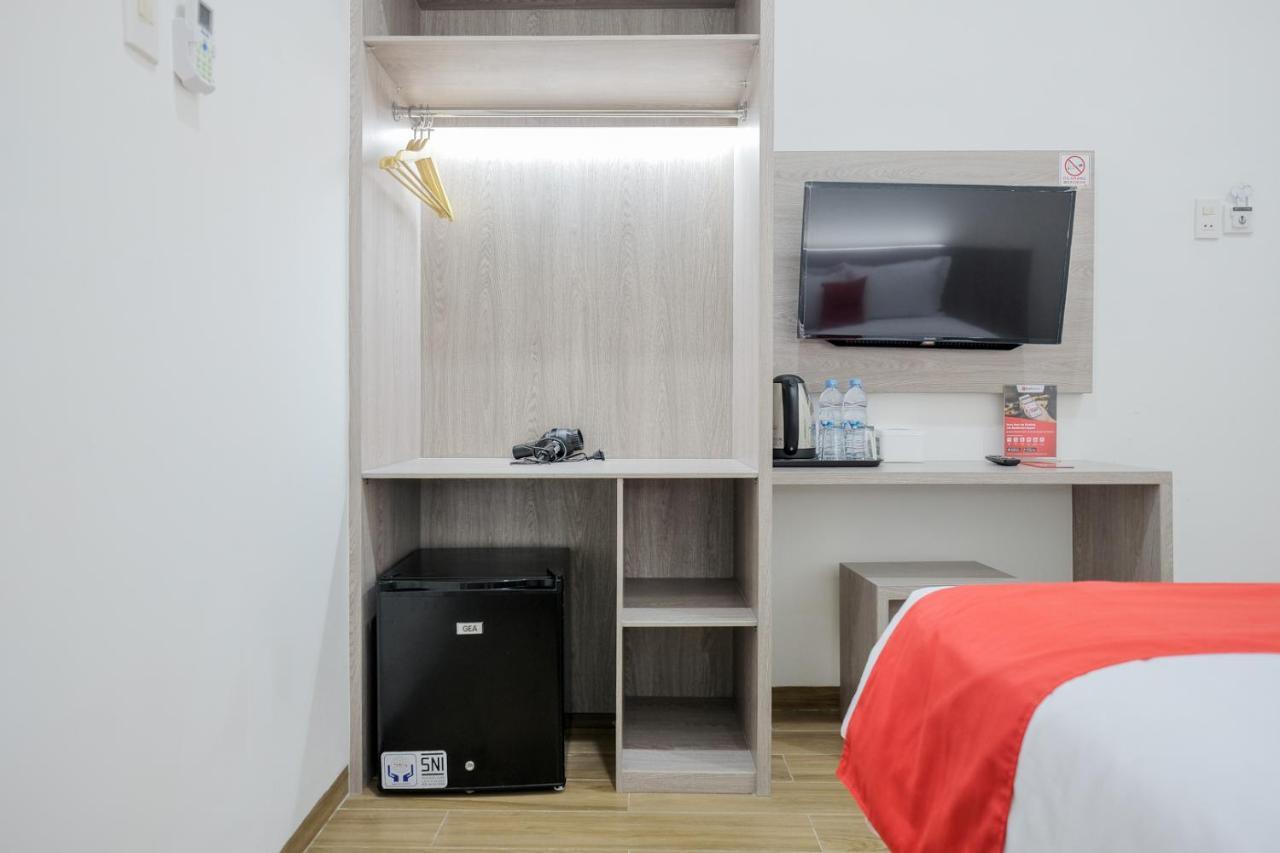Reddoorz Plus @ Jalan Juanda Medan Exterior photo